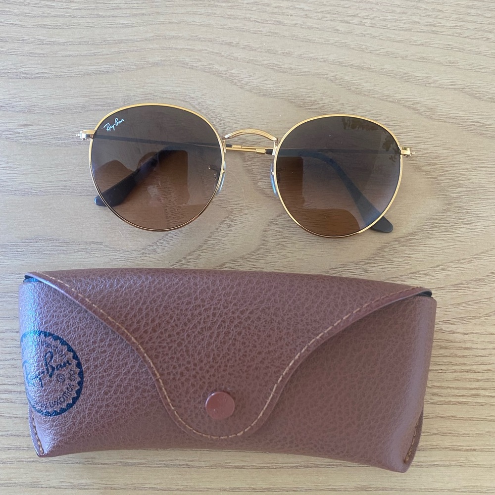 RAY-BANS